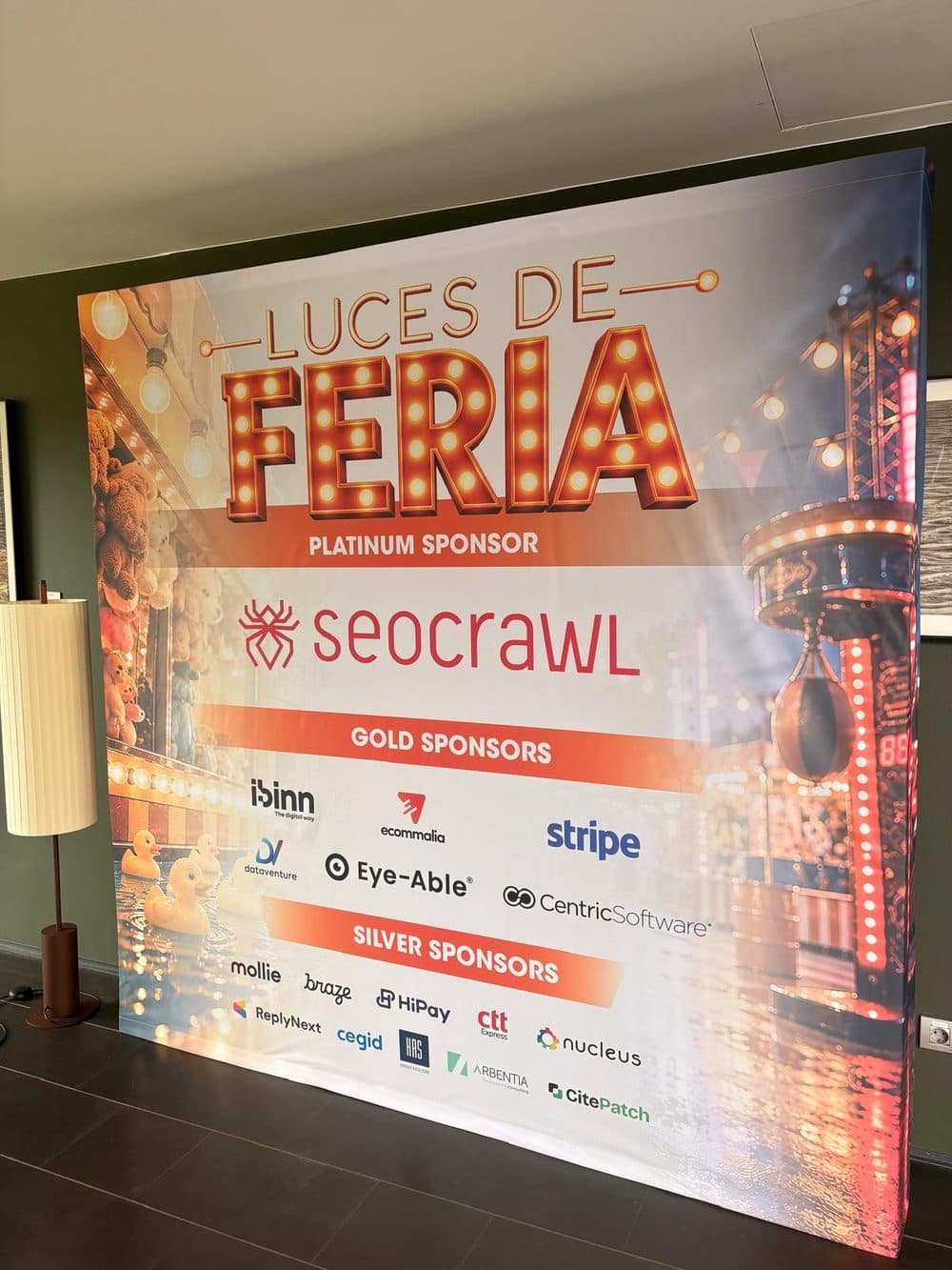 SEOcrawl AI, Platinum Sponsor of the Luces de Feria edition Luces de Feria photocall at Digital 1to1 Barcelona with SEOcrawl AI as Platinum Sponsor